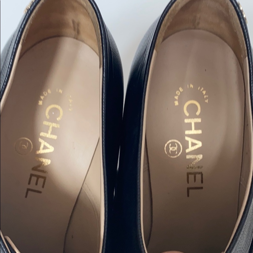 CHANEL lace up calfskin boots - Picture 7 of 14